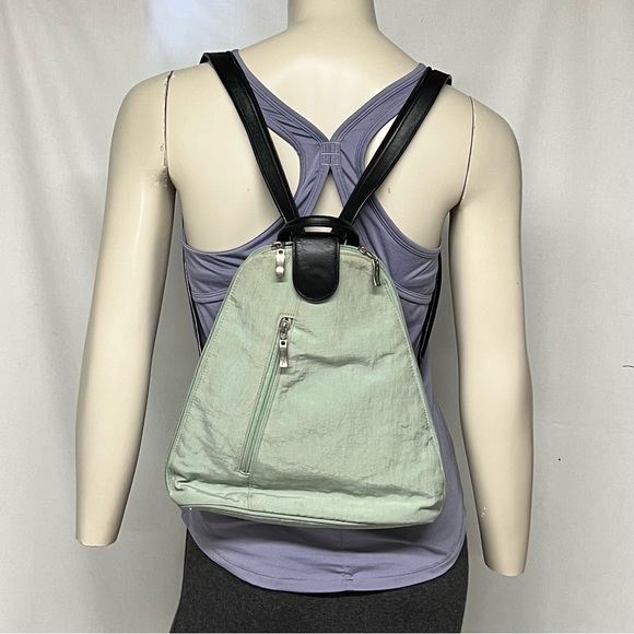Baggalini backpack